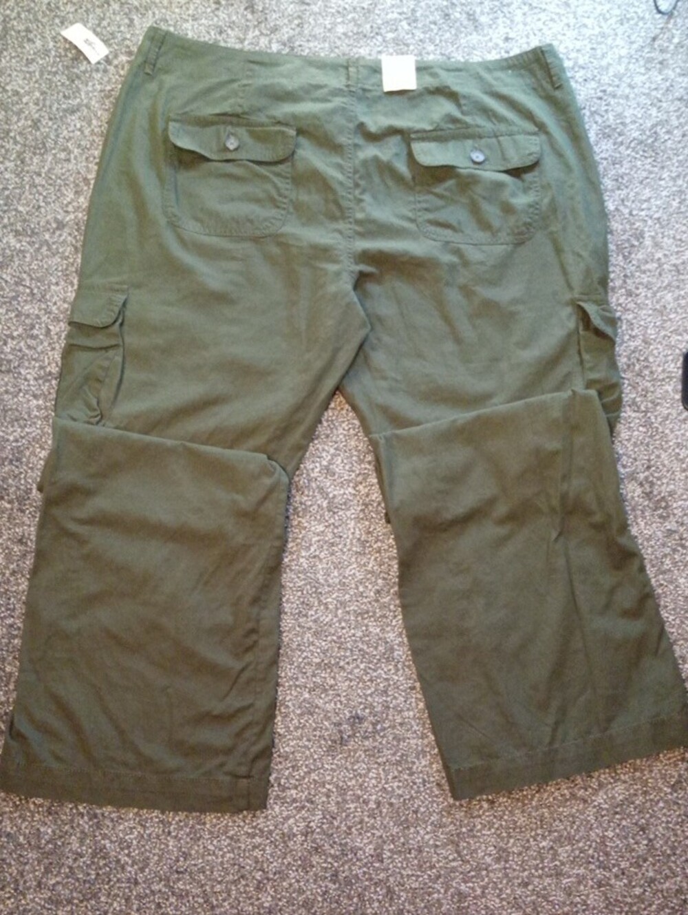 Women's Size 16 Old Navy  Olive Cargo Pants - Picture 6 of 10